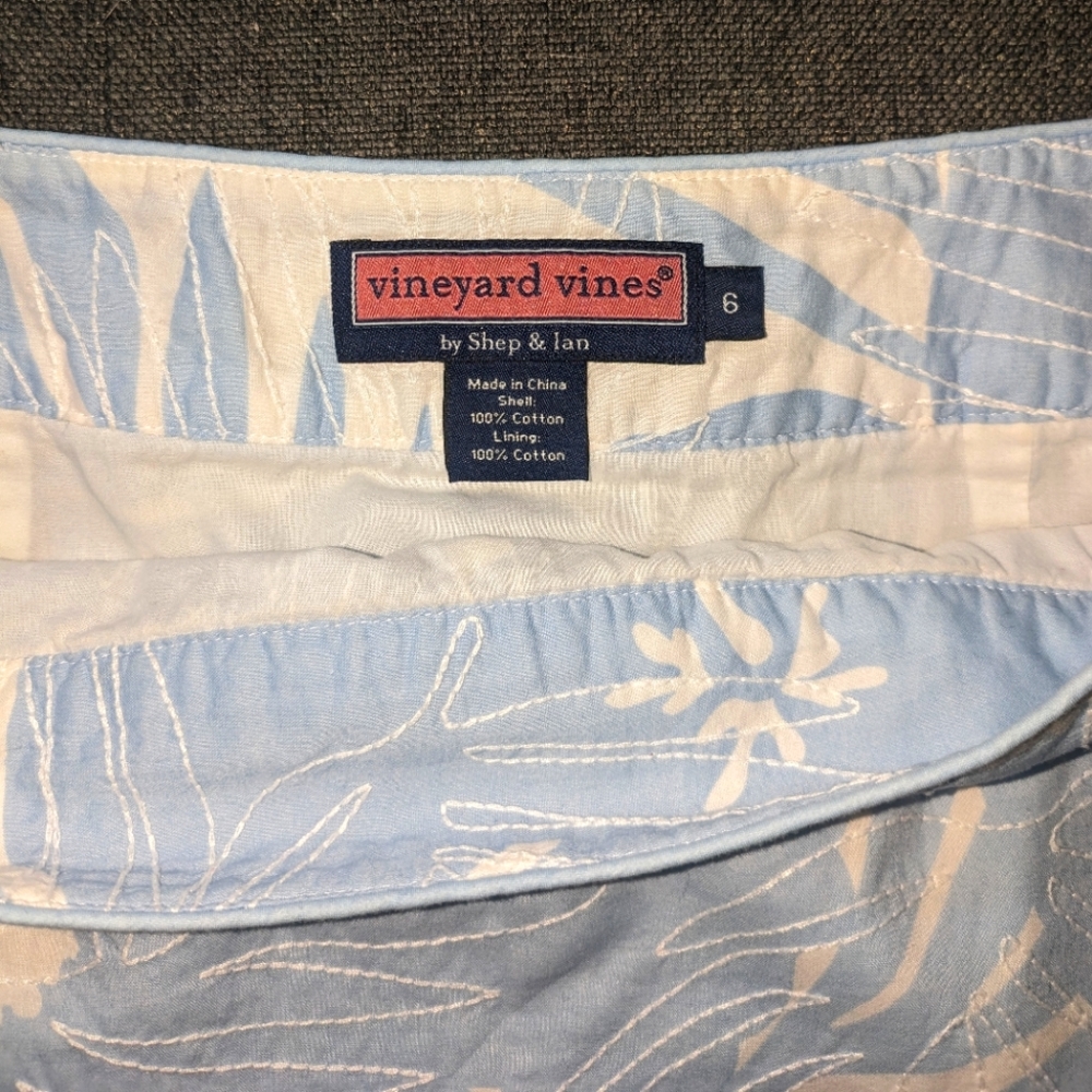 Vineyard Vines mini skirt, Size 6